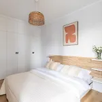 Apartment Glow - Amazonia Jagiellonska