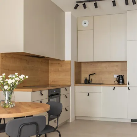 Apartment Glow - Amazonia Jagiellonska