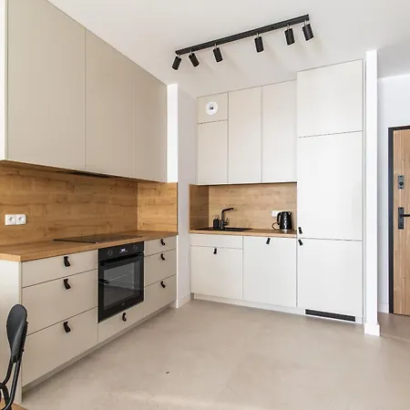 Glow - Amazonia Jagiellonska Lägenhet