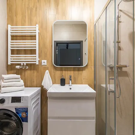 Apartment Glow - Amazonia Jagiellonska